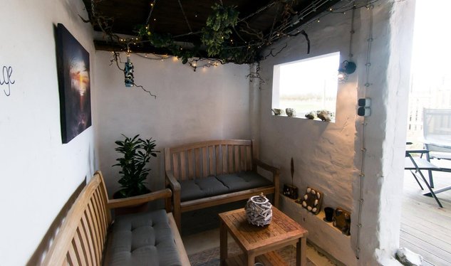 Überdachte Outdoor Lounge