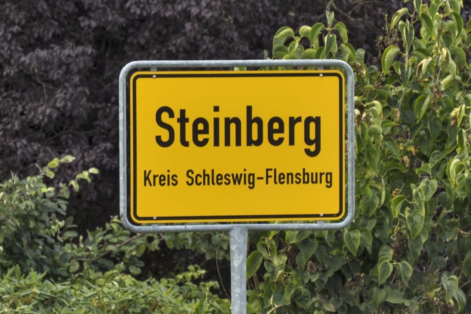 Steinberg, Ortsschild