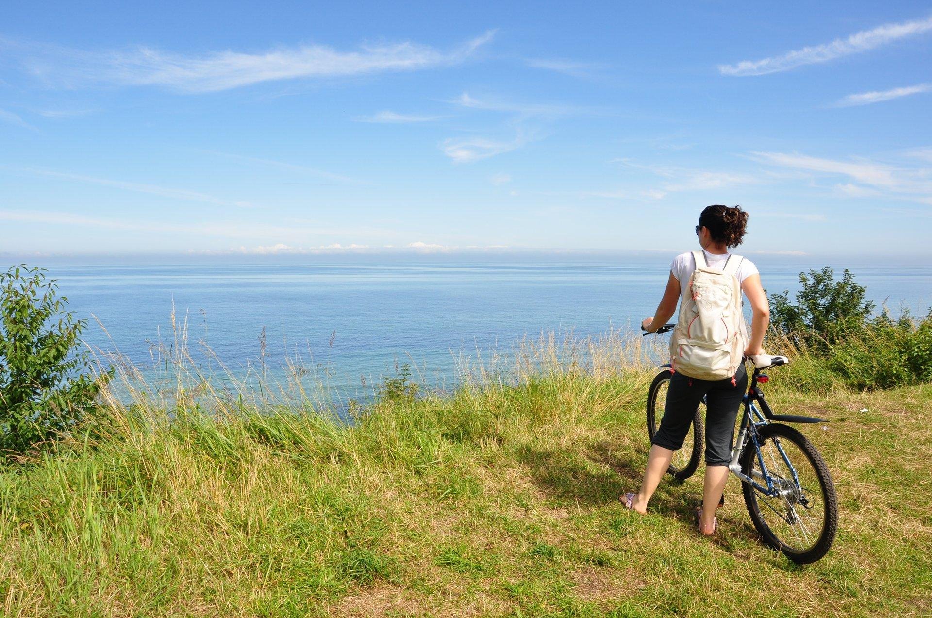 Radfahrerin ab der Geltinger Bucht