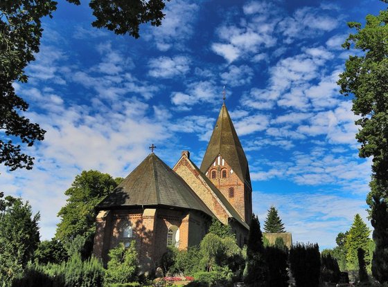 Esgrus, die Kirche