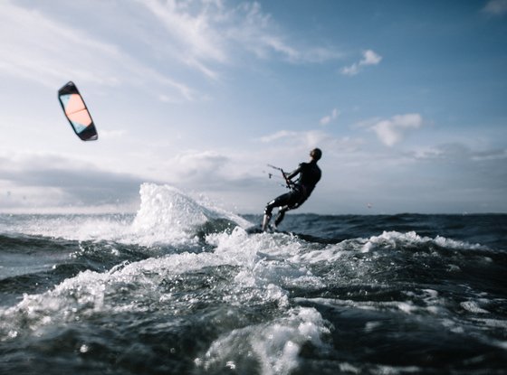 Kitesurfer in aktion